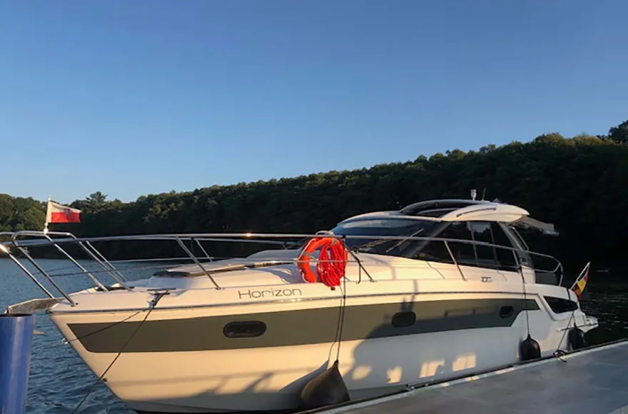 Motoryacht Waren (Sundowner - 2 Std.)