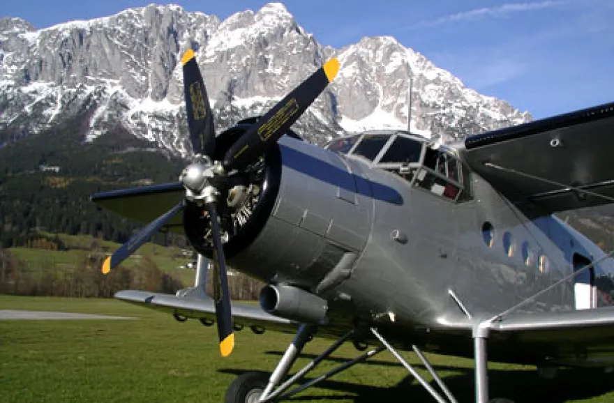 Nostalgie-Rundflug über die Alpen: Wien-Venedig