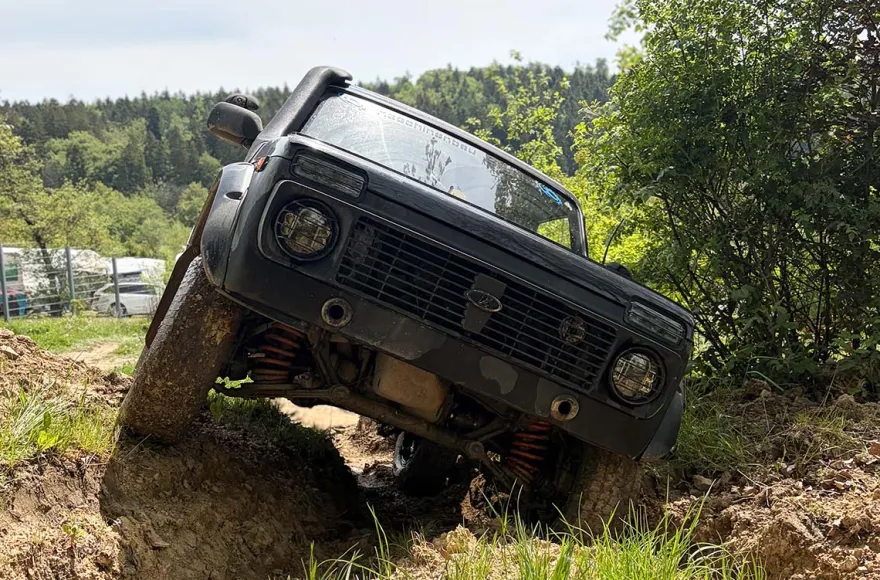 Offroad-Renntaxi am Nürburgring im LADA