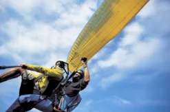 Paar Gleitschirmflug Emmetten
