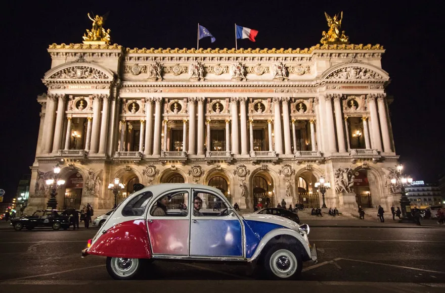 Paris Sightseeing in der Ente für 2