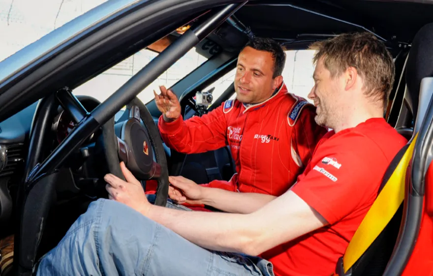 Porsche 911 GT3 Rennstrecken-Training (10 Rdn) Groß Dölln