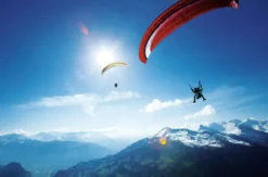 Pärchenflug mit 2 Gleitschirmen Schweiz