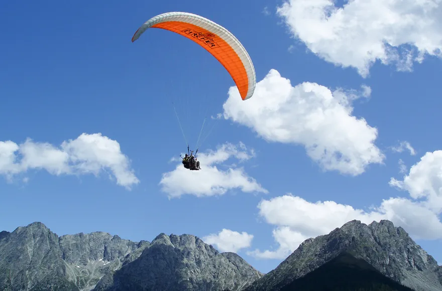 Pärchenflug mit 2 Gleitschirmen Saltaus