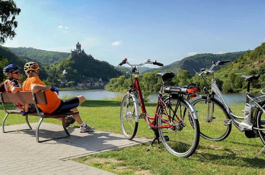 Radtour mit Schifffahrt auf der Mosel und Picknick