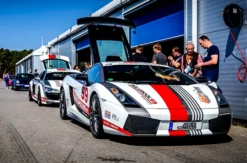 Rennwagen selber fahren (4 Autos, je 2 Runden)