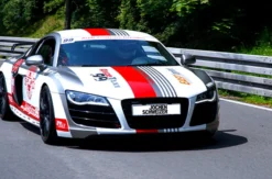 Rennwagen selber fahren (4 Autos, je 2 Runden)