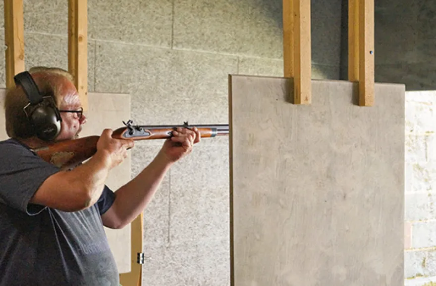 Schießtraining mit historischen Waffen