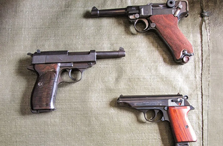 Schießtraining mit historischen Waffen
