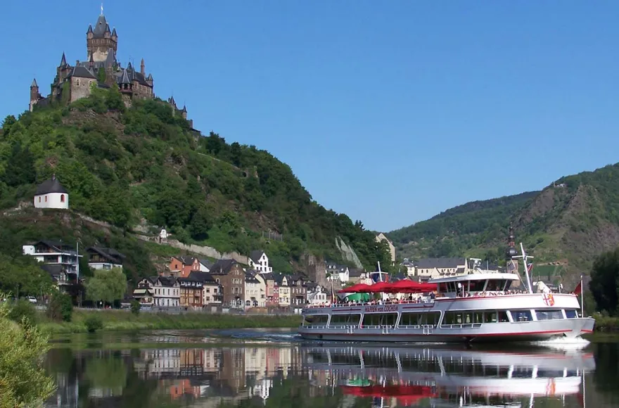 Schifffahrt mit E-Scooter Tour Cochem