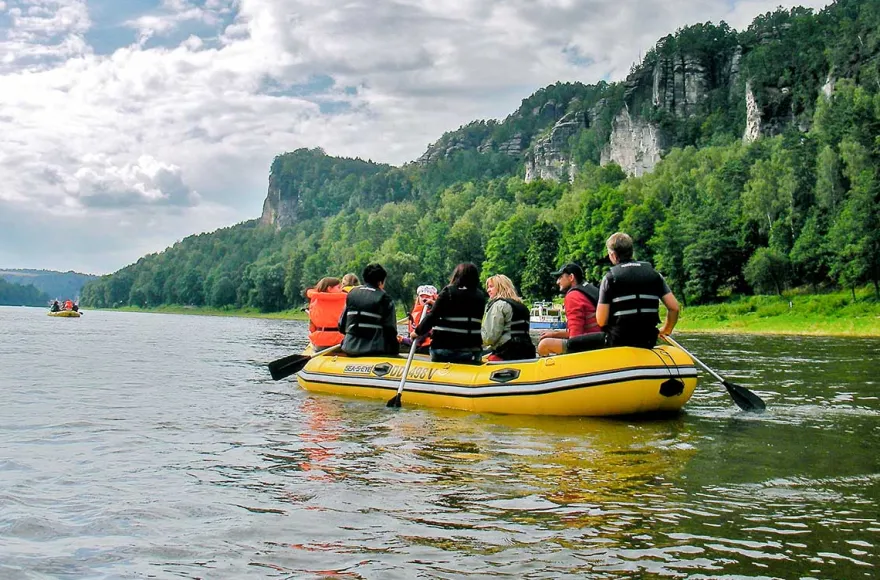 Schlauchboottour durch die Sächsische Schweiz