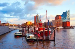 Städtetrip Hamburg mit abendlicher Hafenrundfahrt für 2