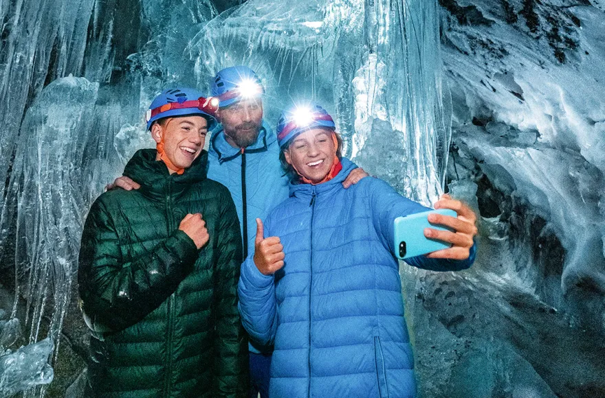 Tour durch den Natureispalast im Hintertuxer Gletscher