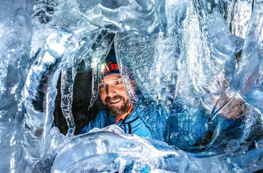 Tour durch den Natureispalast im Hintertuxer Gletscher