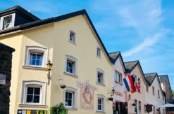 Urlaub mit dem Oldtimer Esch-sur-Sure für 2 (3 Nächte)