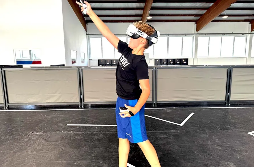Virtual Reality Arena Pucking
