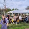 Weinprobe auf der Alpakaweide