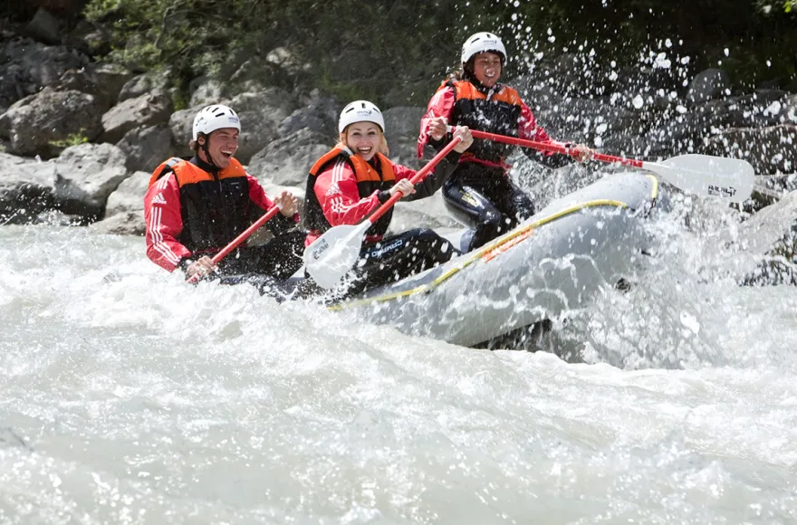 Wildwasser-Rafting im 3er-Boot im Ötztal